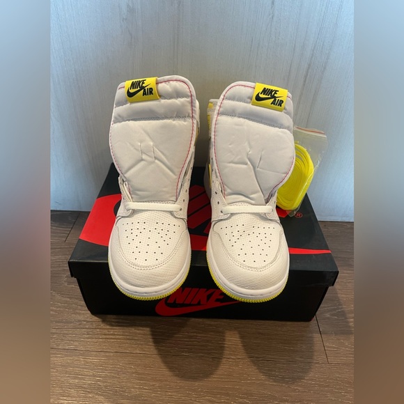 Jordan 1 Retro High First Class Flight - Picture 2 of 7